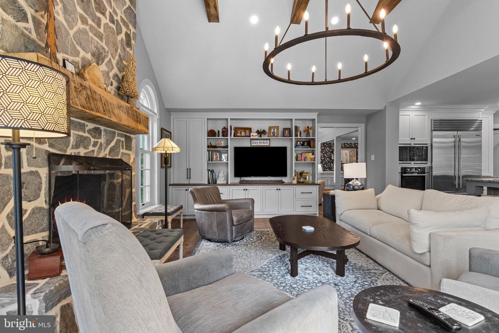 608 LINDSAY CIRCLE