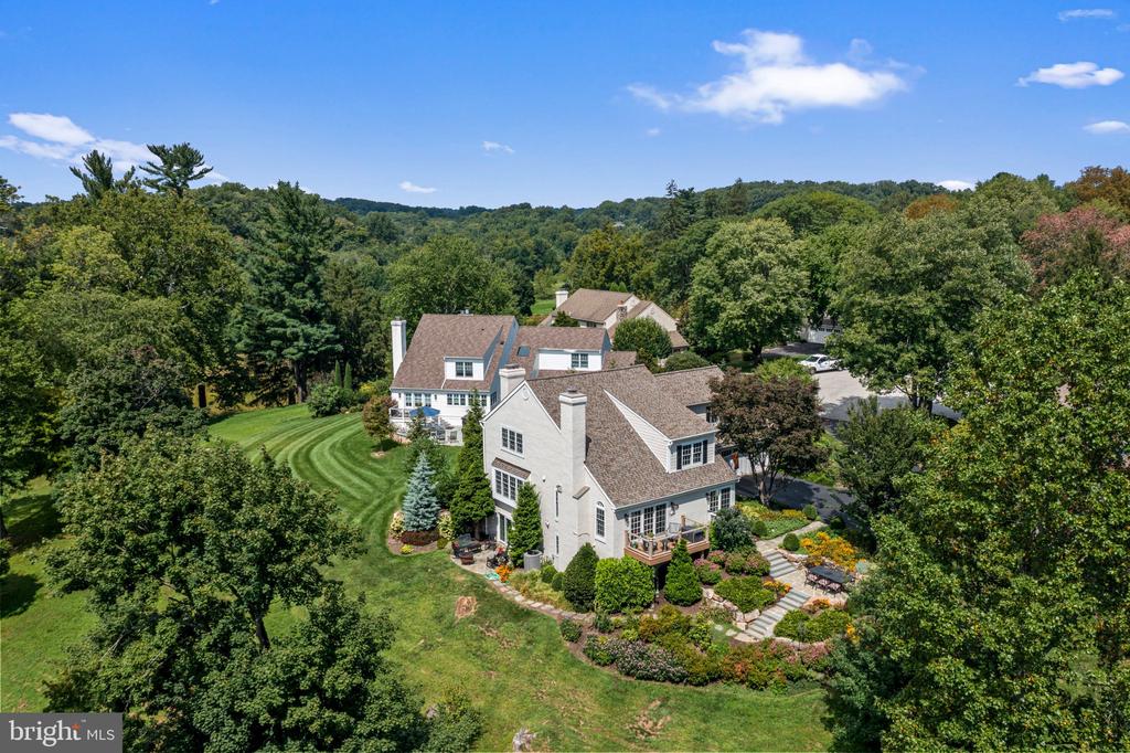 608 LINDSAY CIRCLE