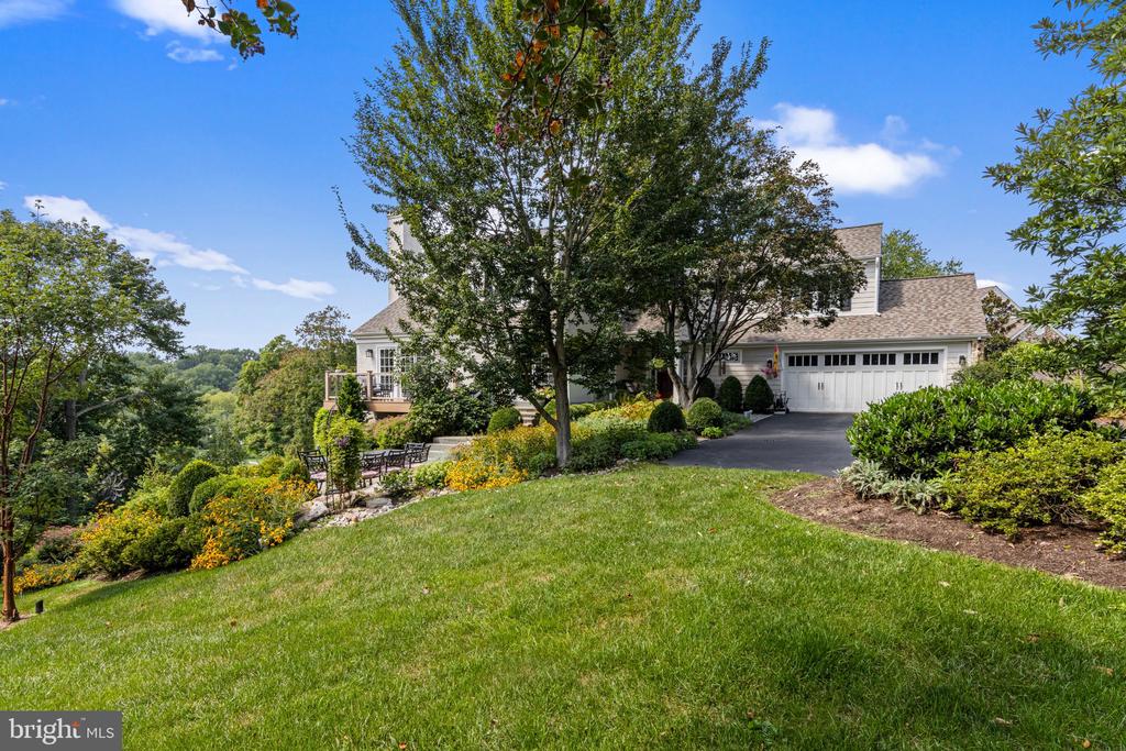608 LINDSAY CIRCLE