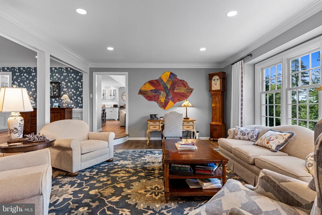 608 LINDSAY CIRCLE
