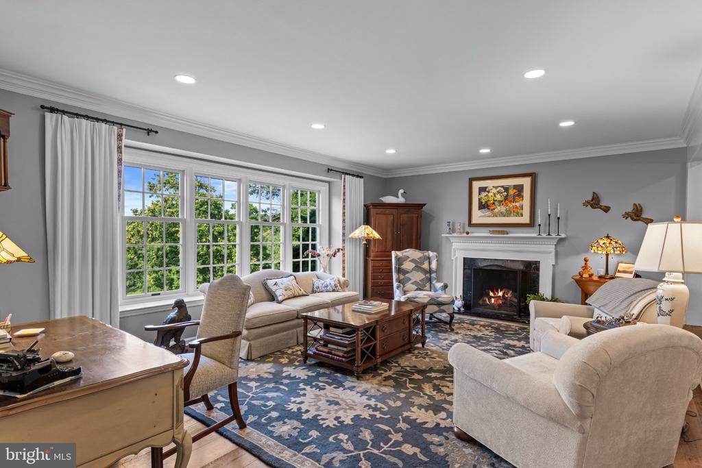 608 LINDSAY CIRCLE