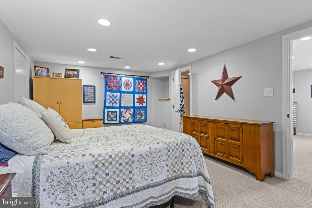 608 LINDSAY CIRCLE