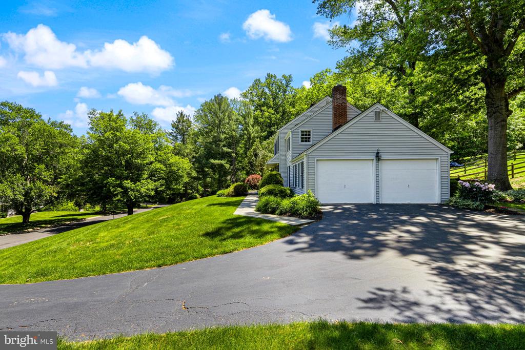 841 BRIARWOOD ROAD