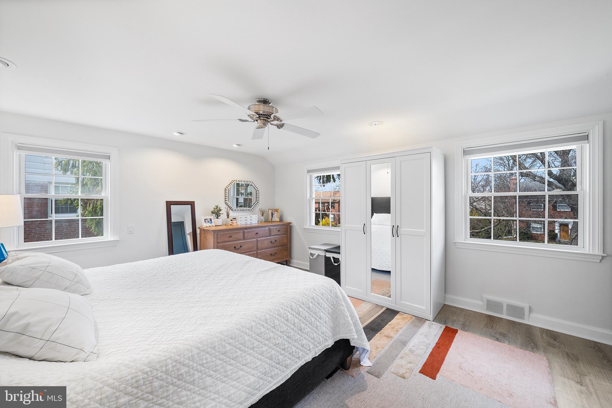 141 Barrie Rd