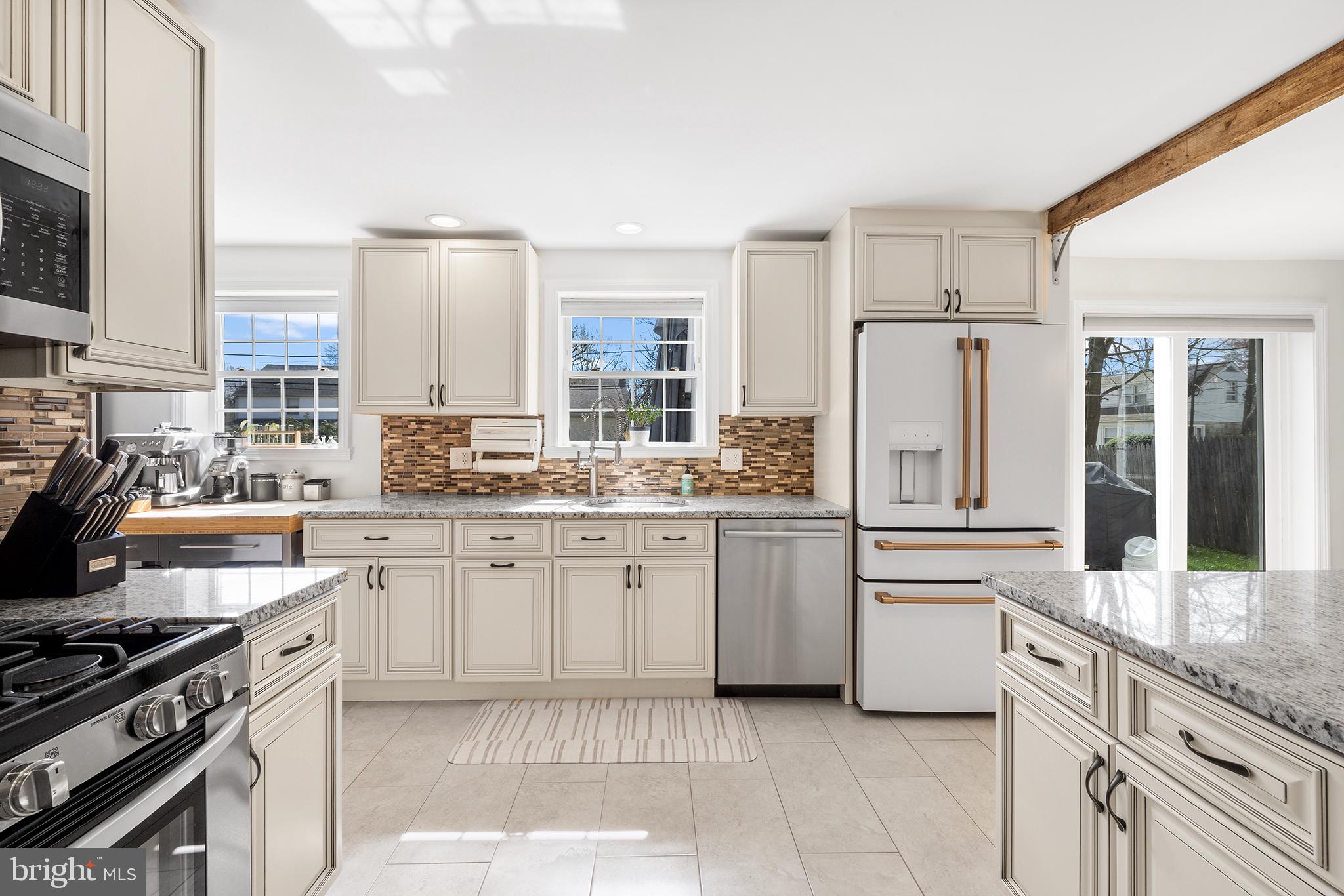 141 Barrie Rd