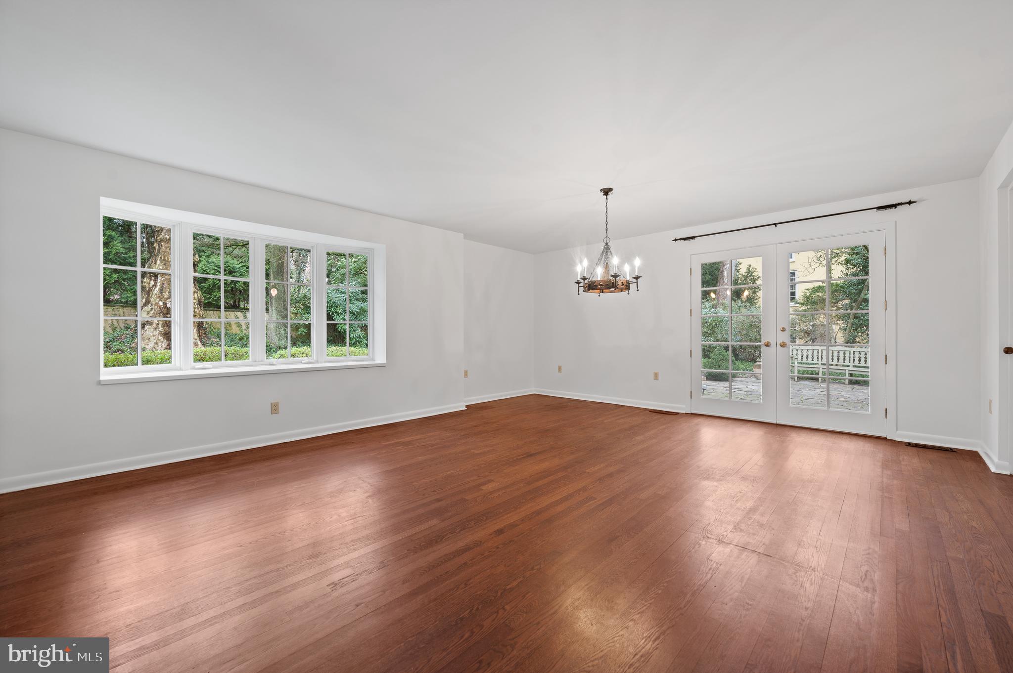 217 Winsor Ln