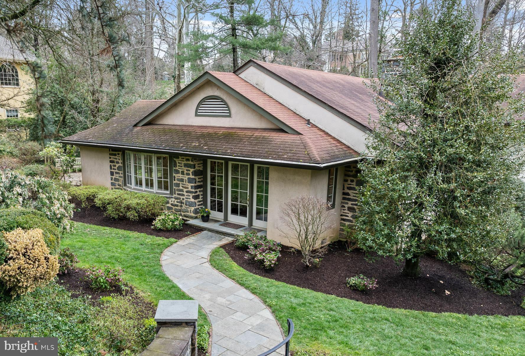 217 Winsor Ln
