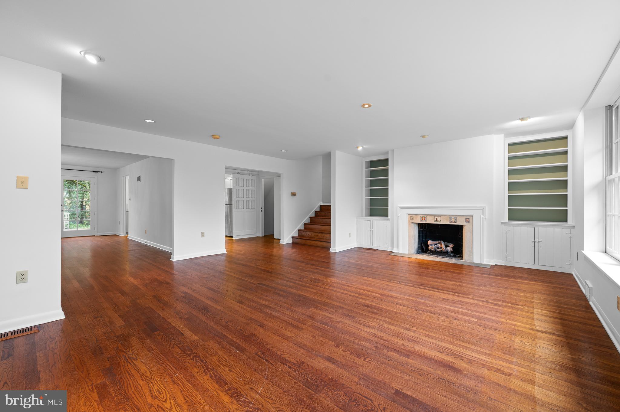 217 Winsor Ln