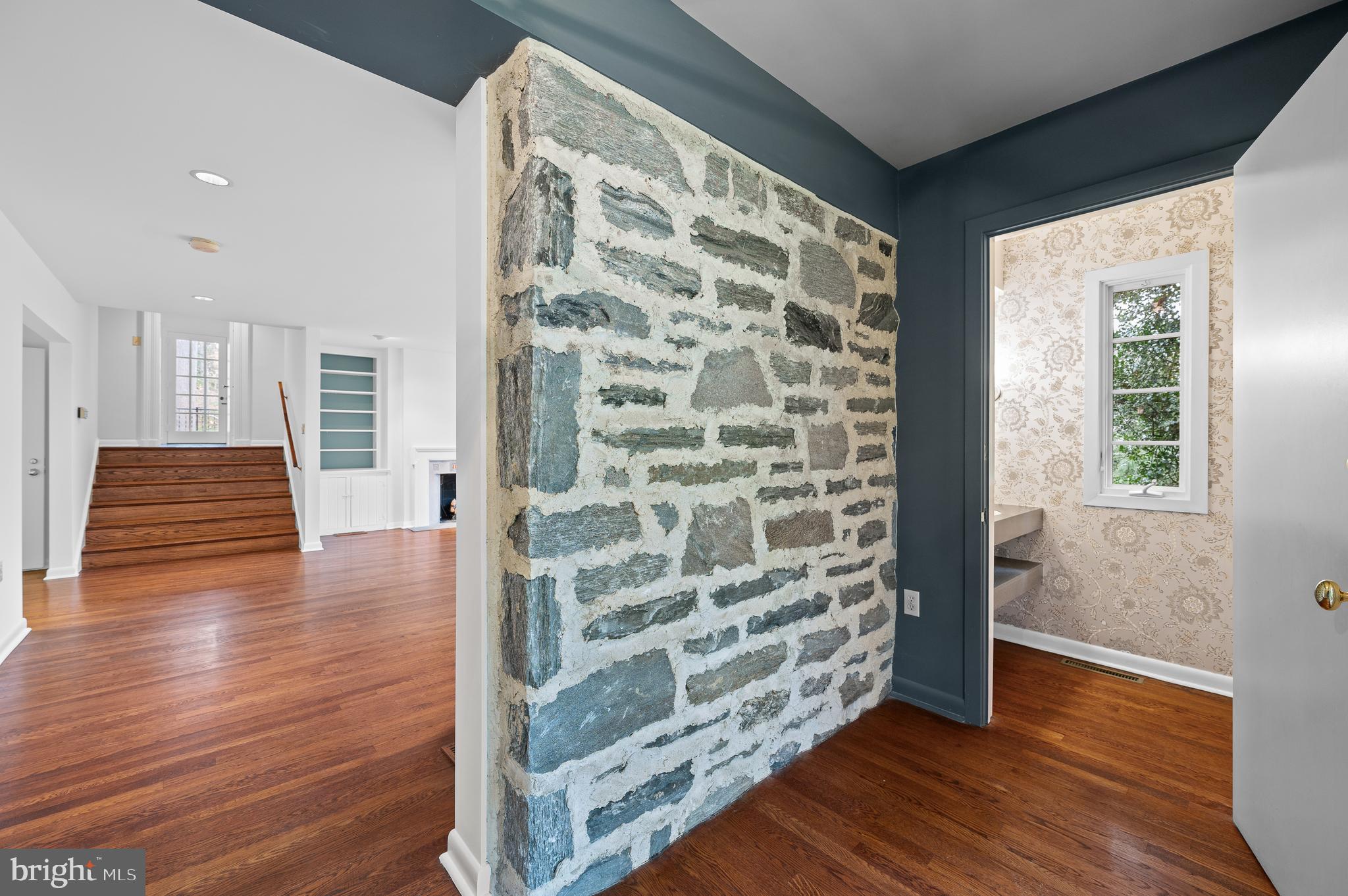 217 Winsor Ln