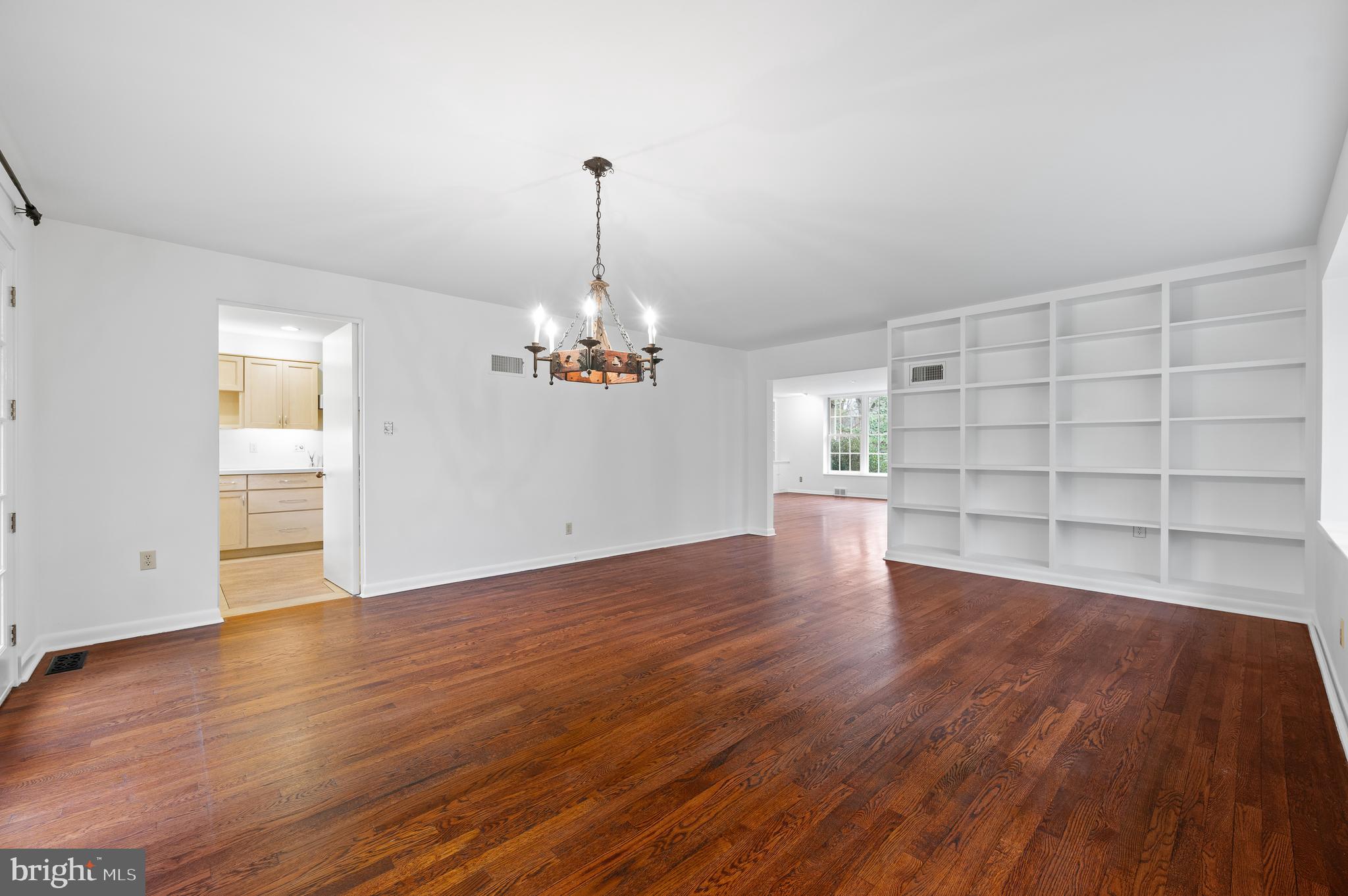 217 Winsor Ln