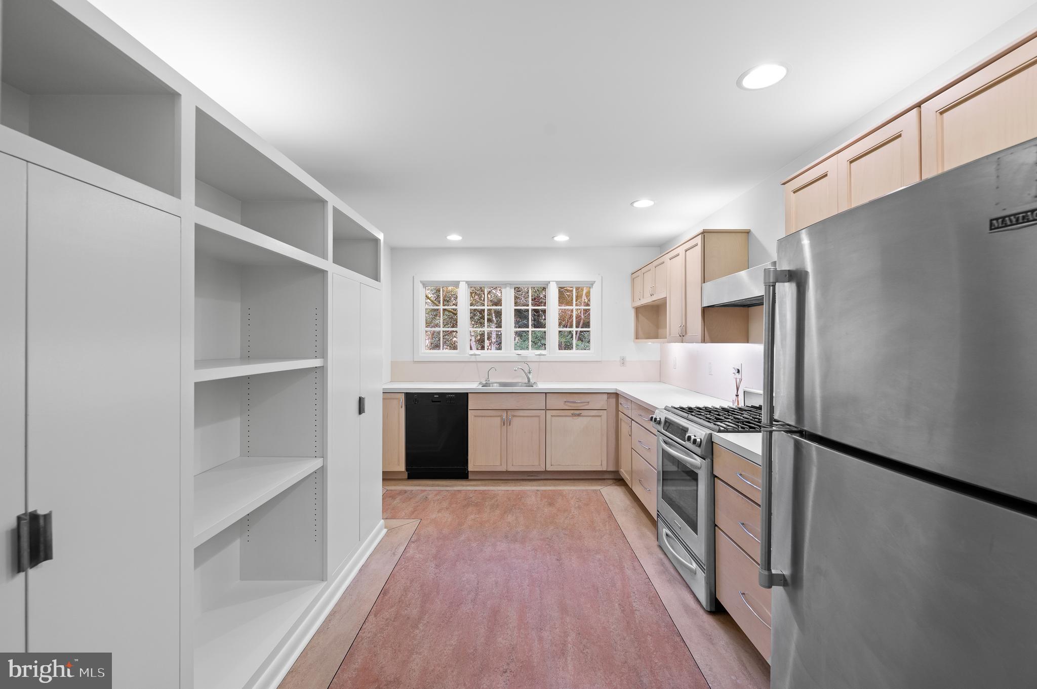 217 Winsor Ln