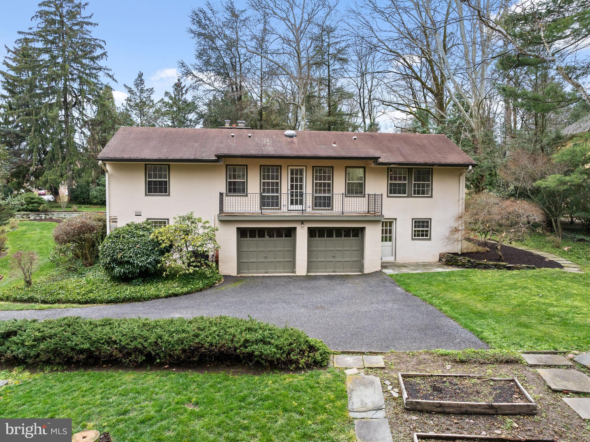 217 Winsor Ln