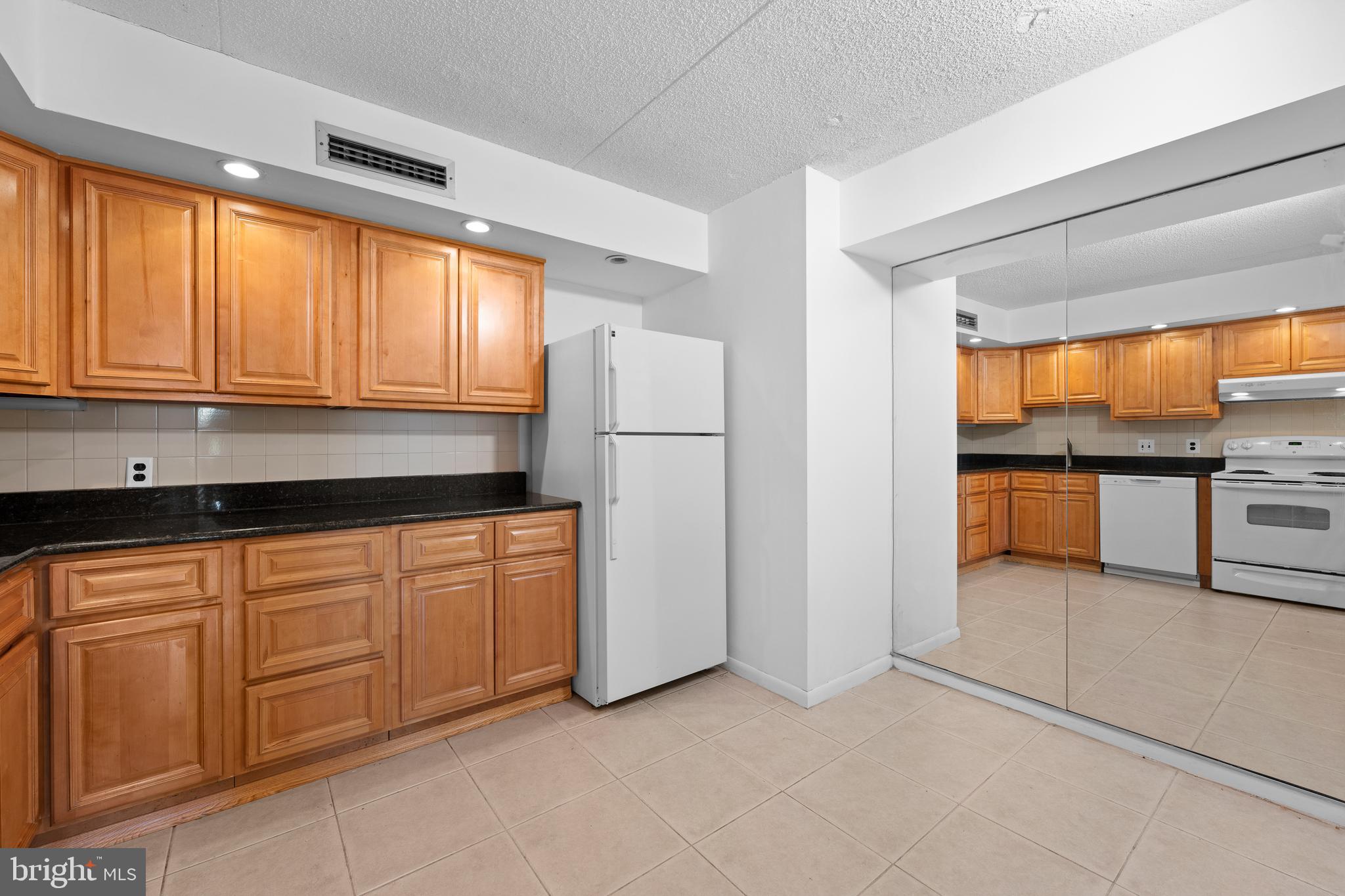 10616 Valley Forge Cir #616