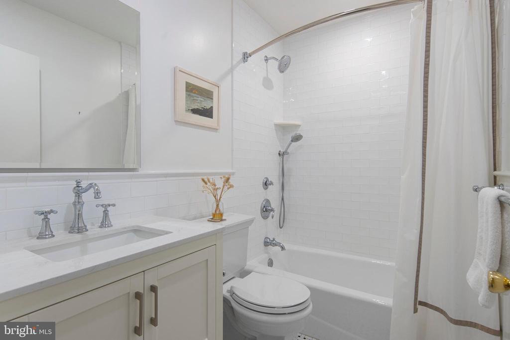 106-Unit 6 W Montgomery Ave #6