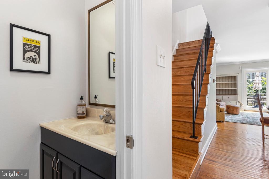 106-Unit 6 W Montgomery Ave #6