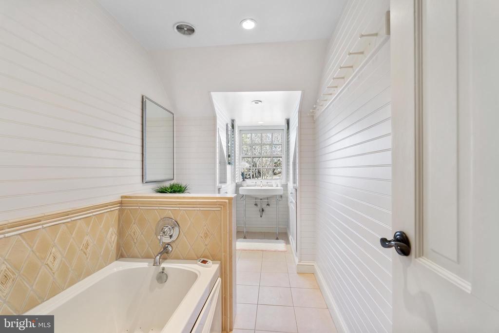 408 Youngs Ford Ln