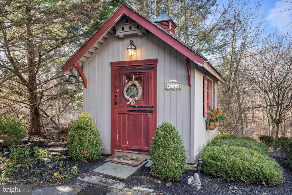 408 Youngs Ford Ln