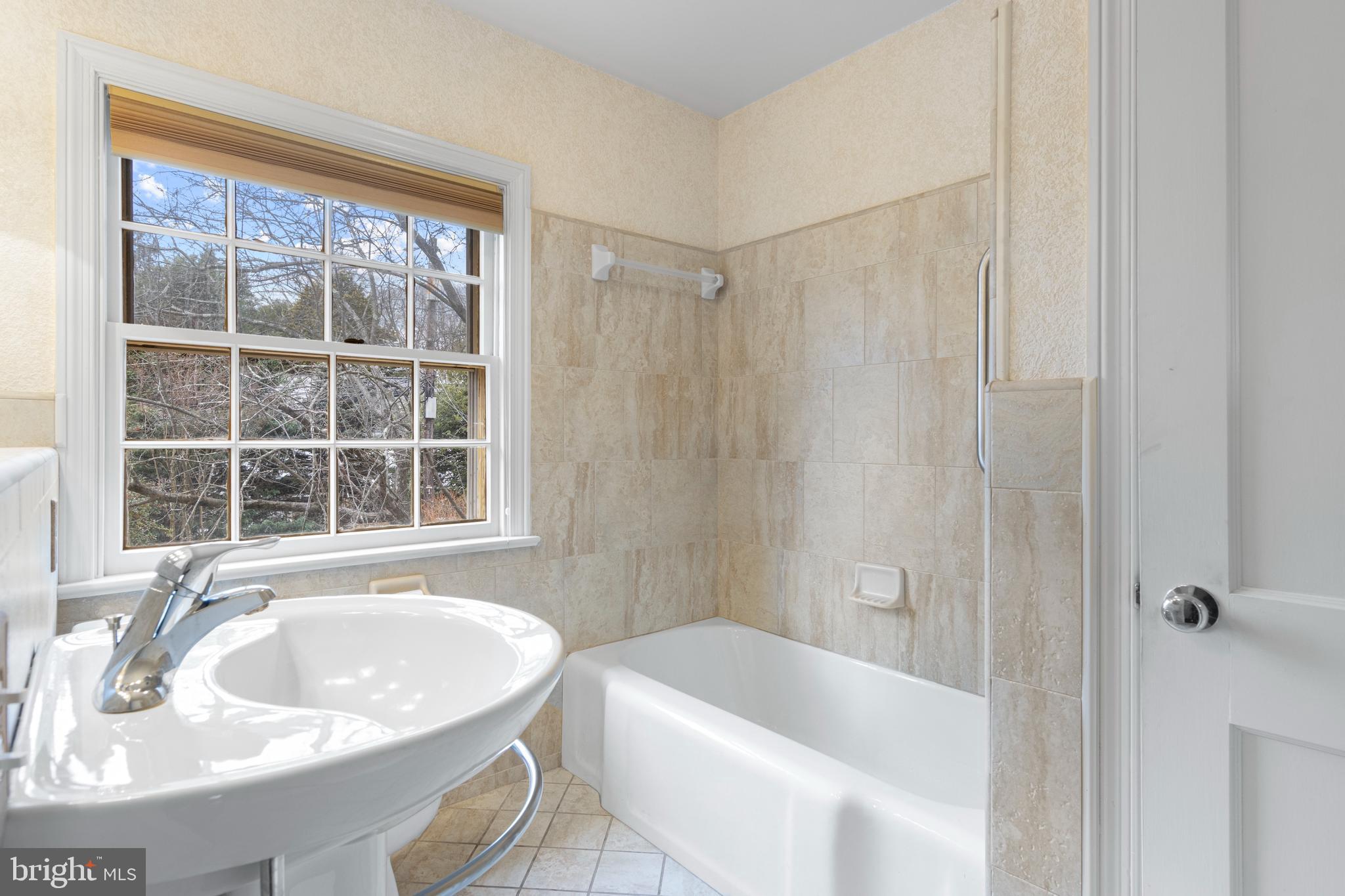 428 Redleaf Rd