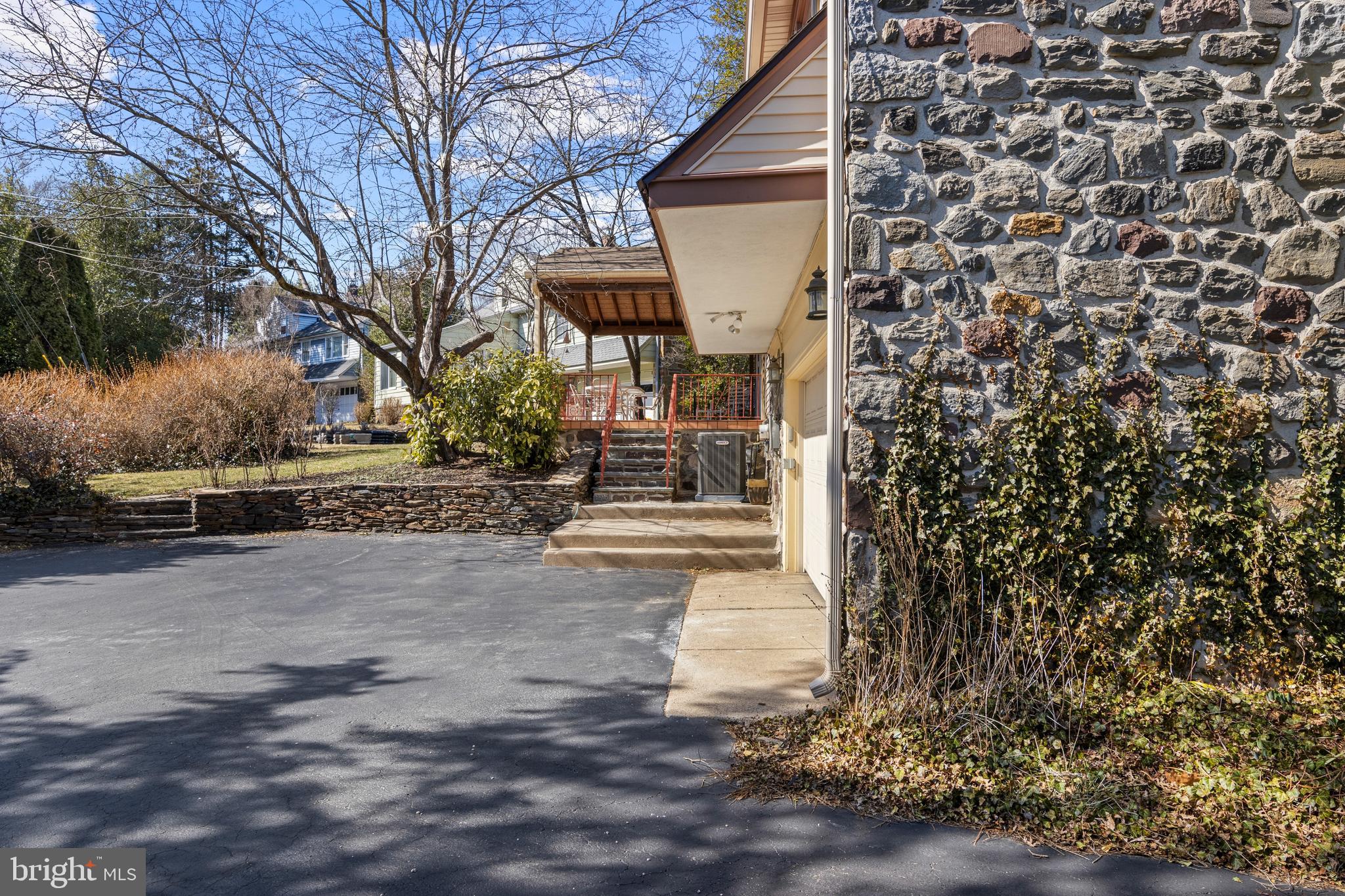 428 Redleaf Rd