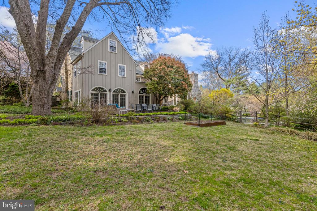 331 Fishers Rd