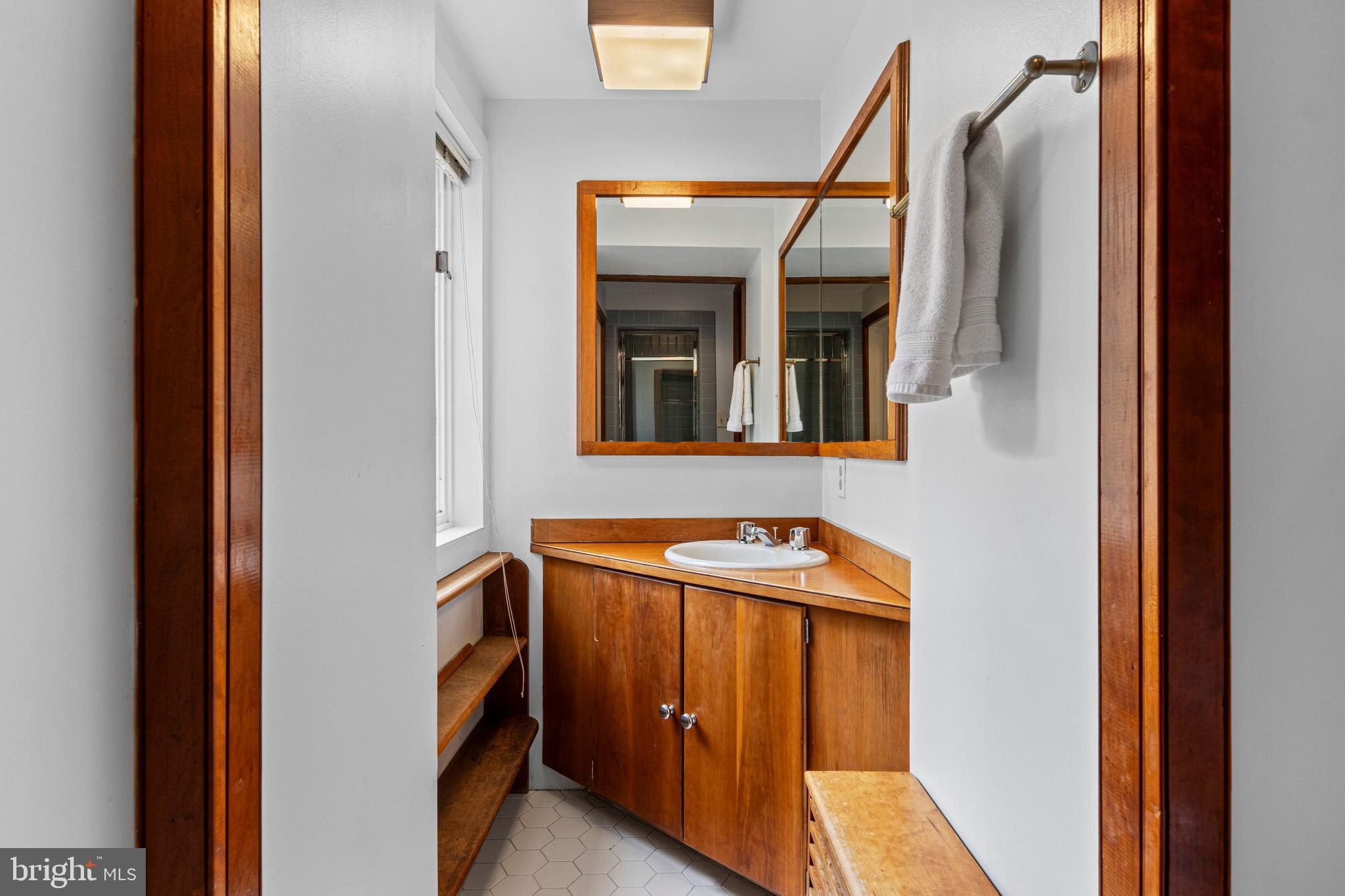 331 Fishers Rd
