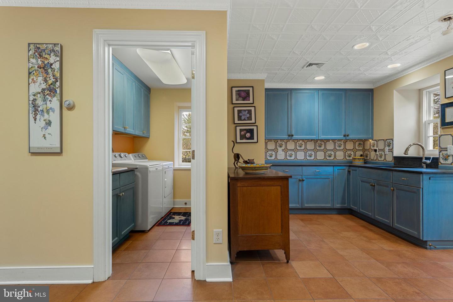 331 Fishers Rd