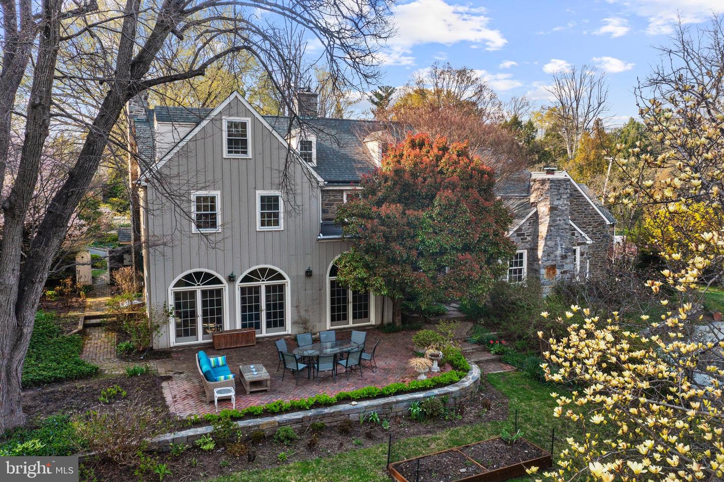 331 Fishers Rd