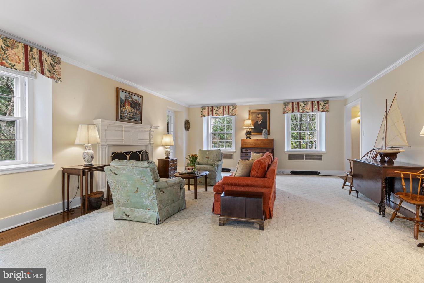 331 Fishers Rd