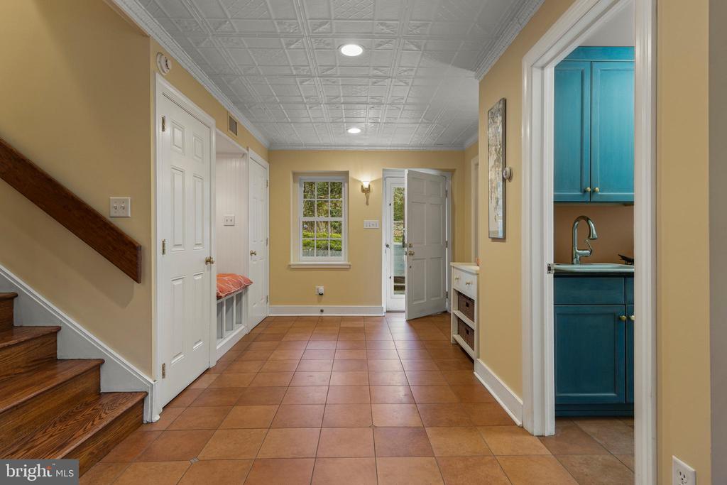331 Fishers Rd