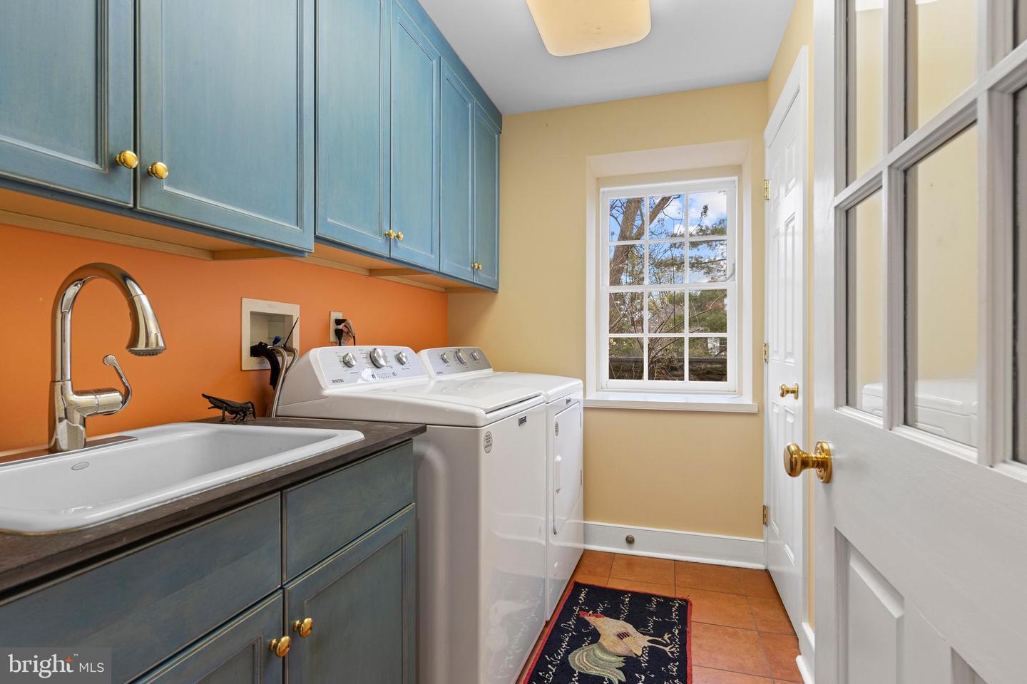 331 Fishers Rd