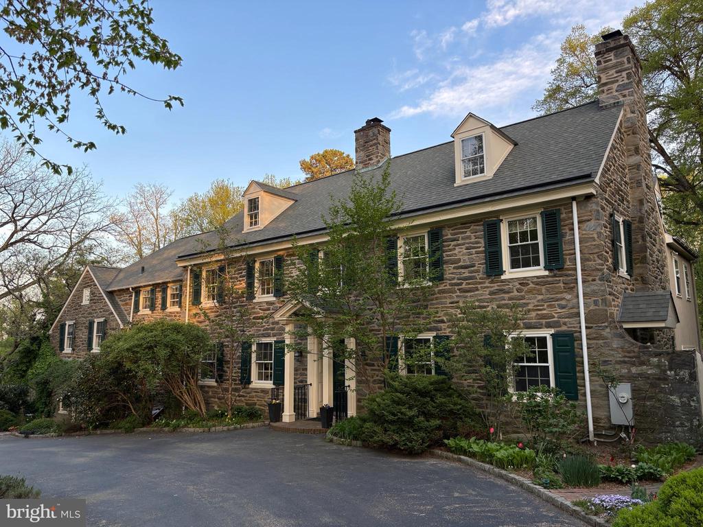 331 Fishers Rd