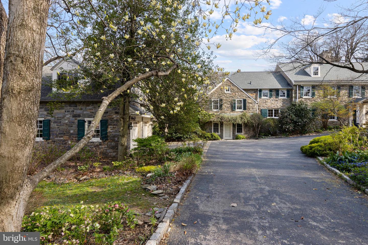 331 Fishers Rd