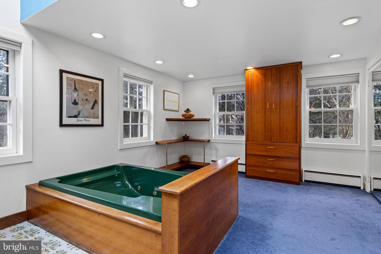 331 Fishers Rd