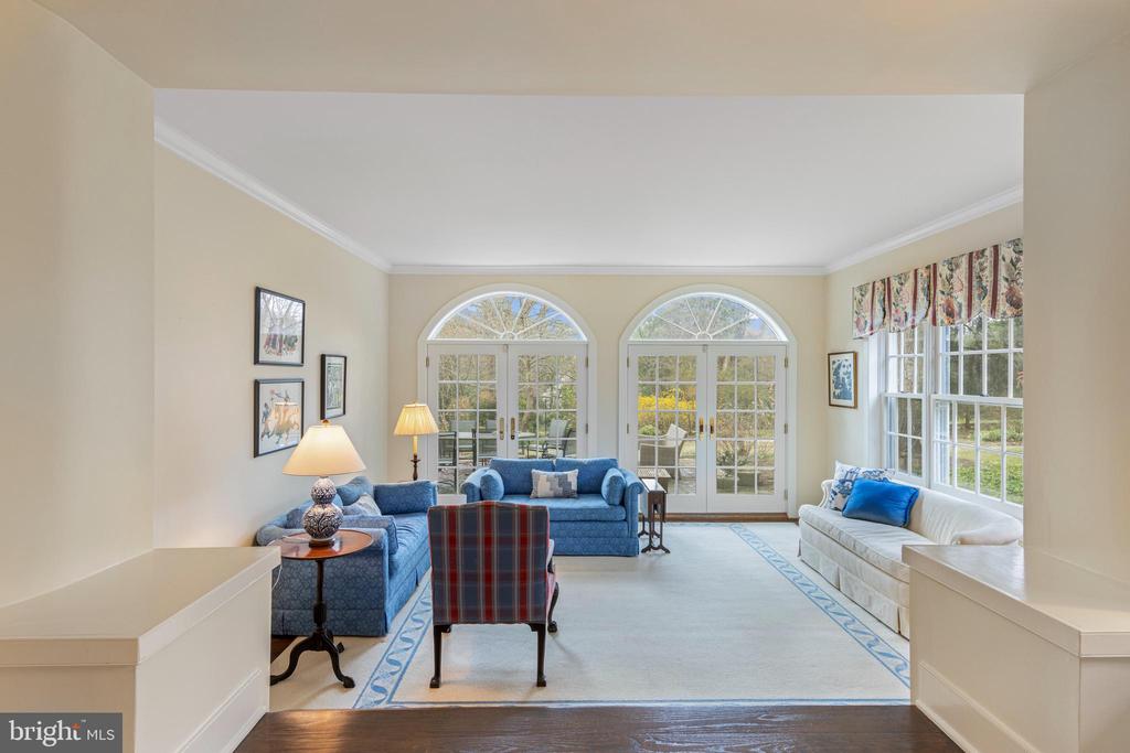 331 Fishers Rd
