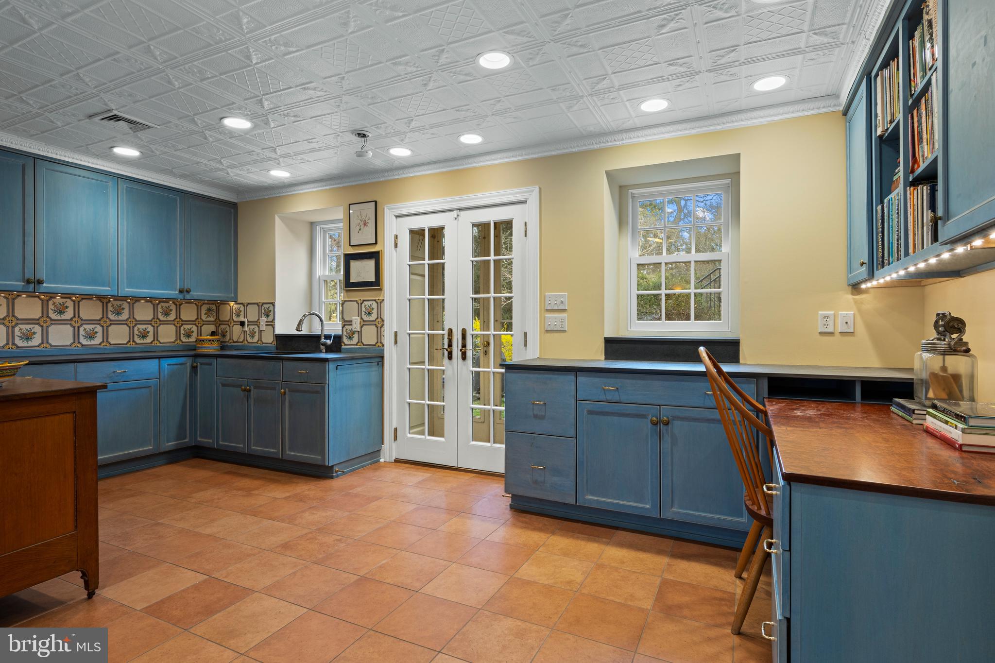 331 Fishers Rd