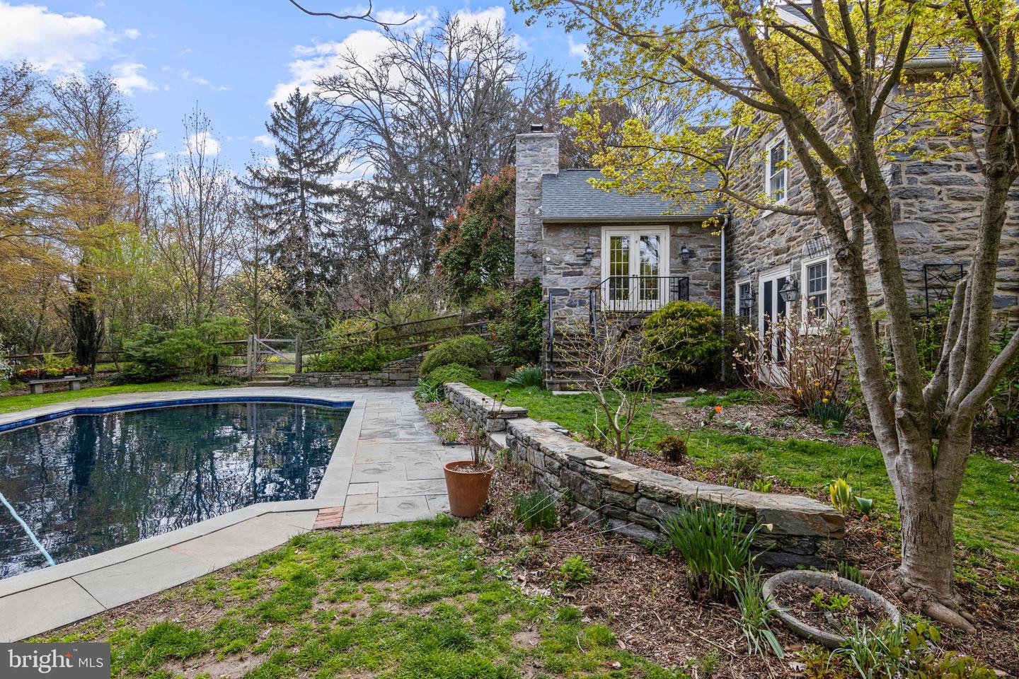 331 Fishers Rd