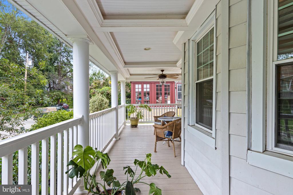 106 WOODSIDE AVENUE