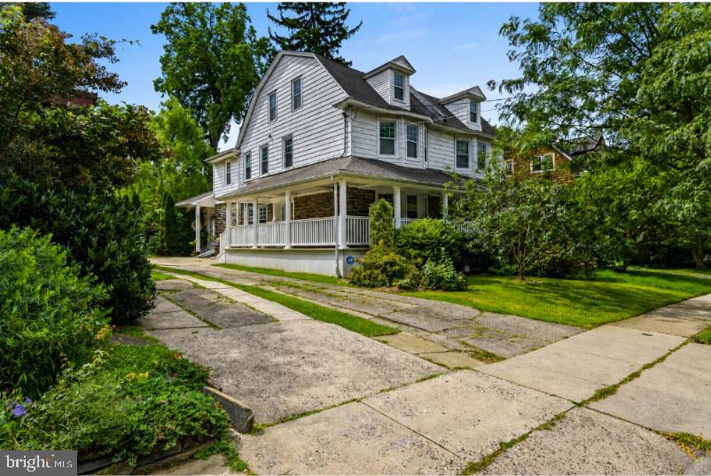 106 WOODSIDE AVENUE