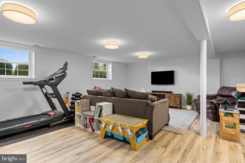 385 EVERGREEN ROAD