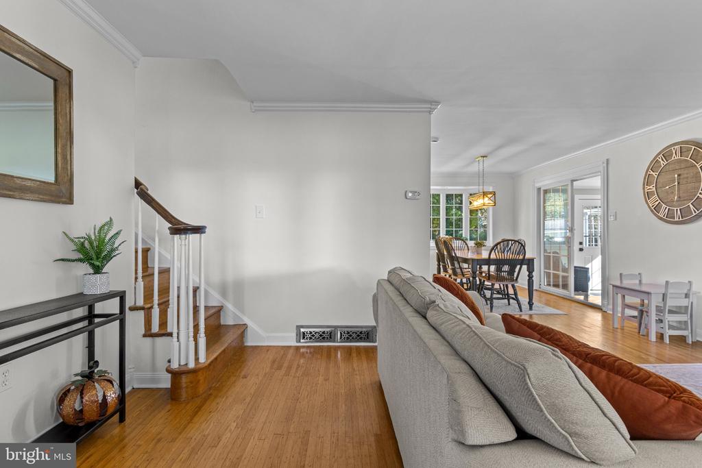 385 EVERGREEN ROAD