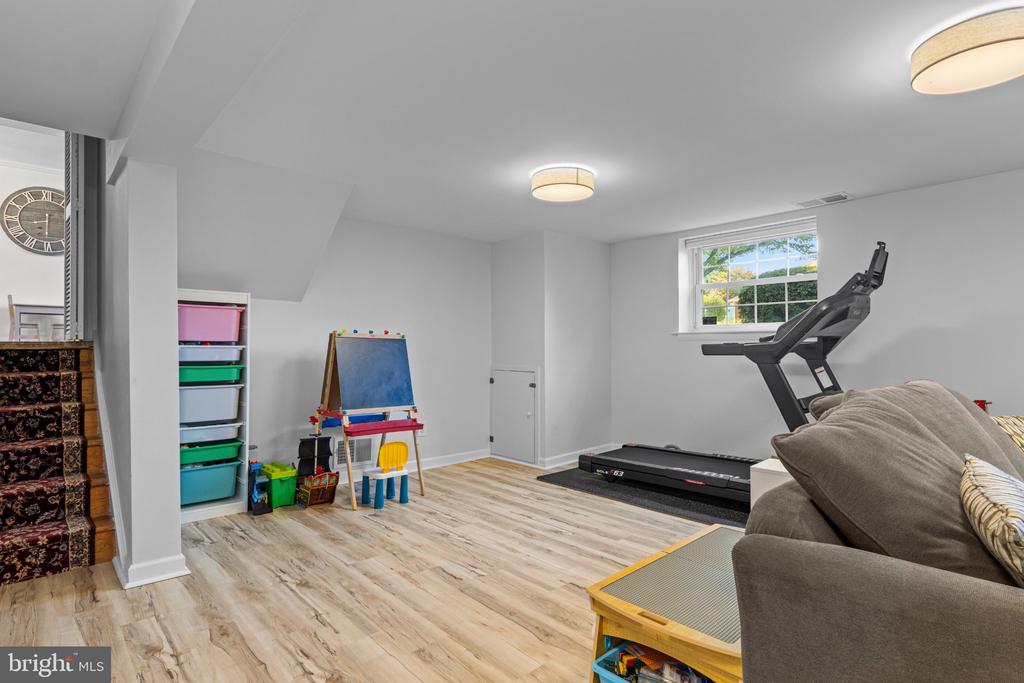 385 EVERGREEN ROAD