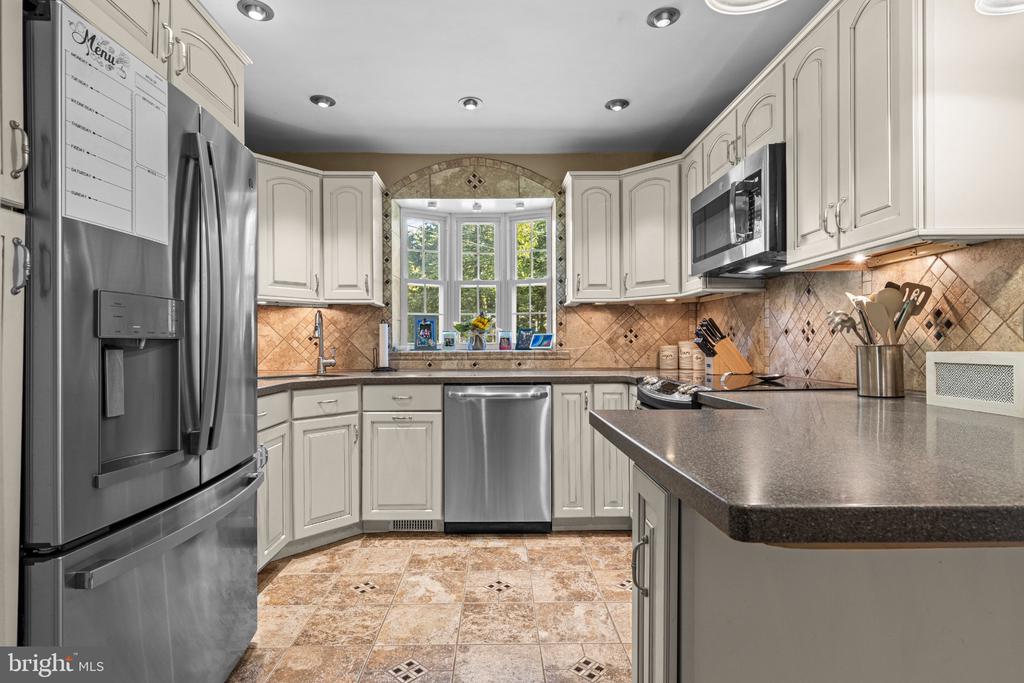 385 EVERGREEN ROAD