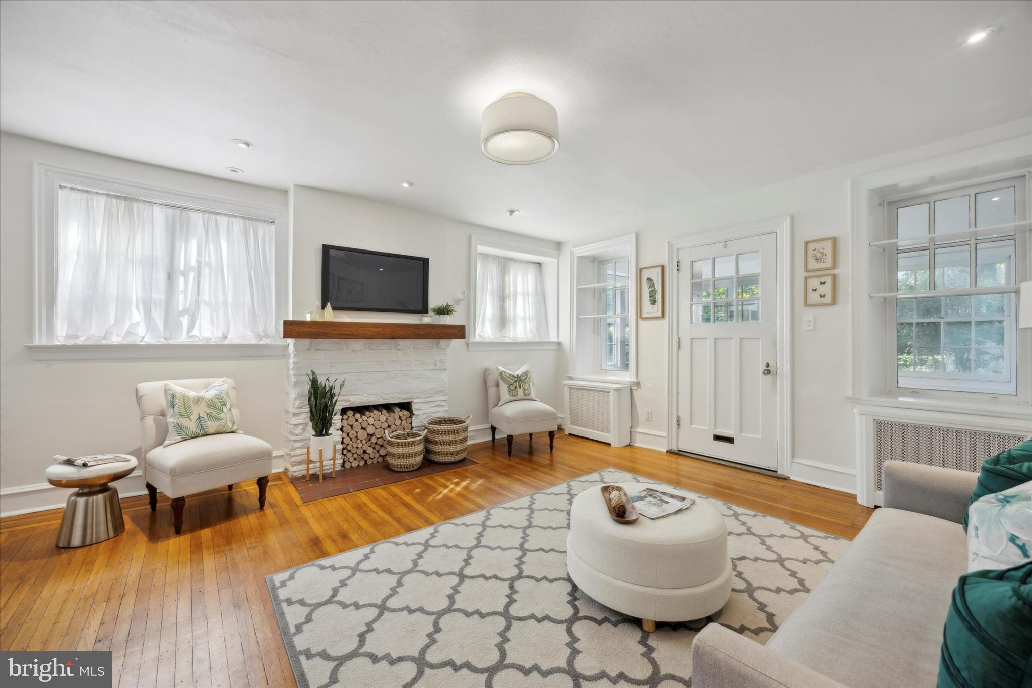 238 E Highland Ave