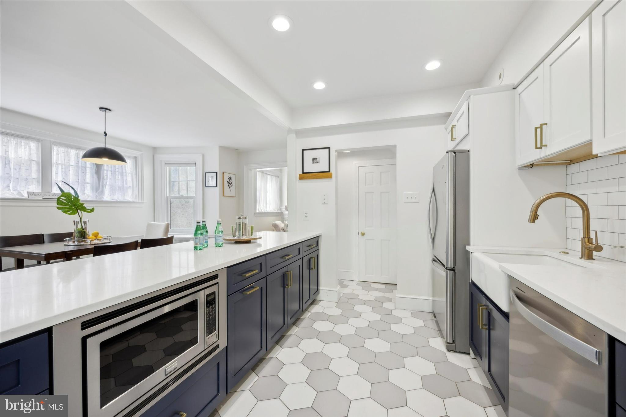 238 E Highland Ave
