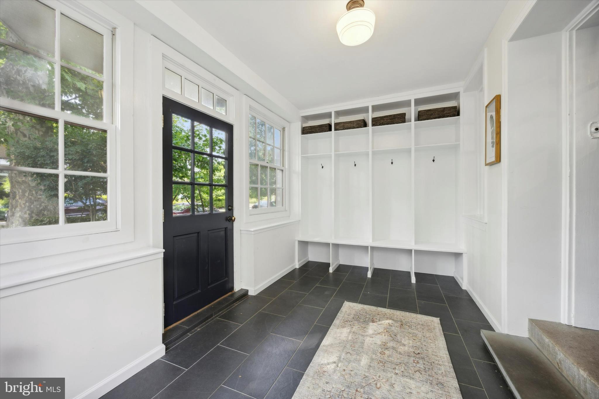 238 E Highland Ave