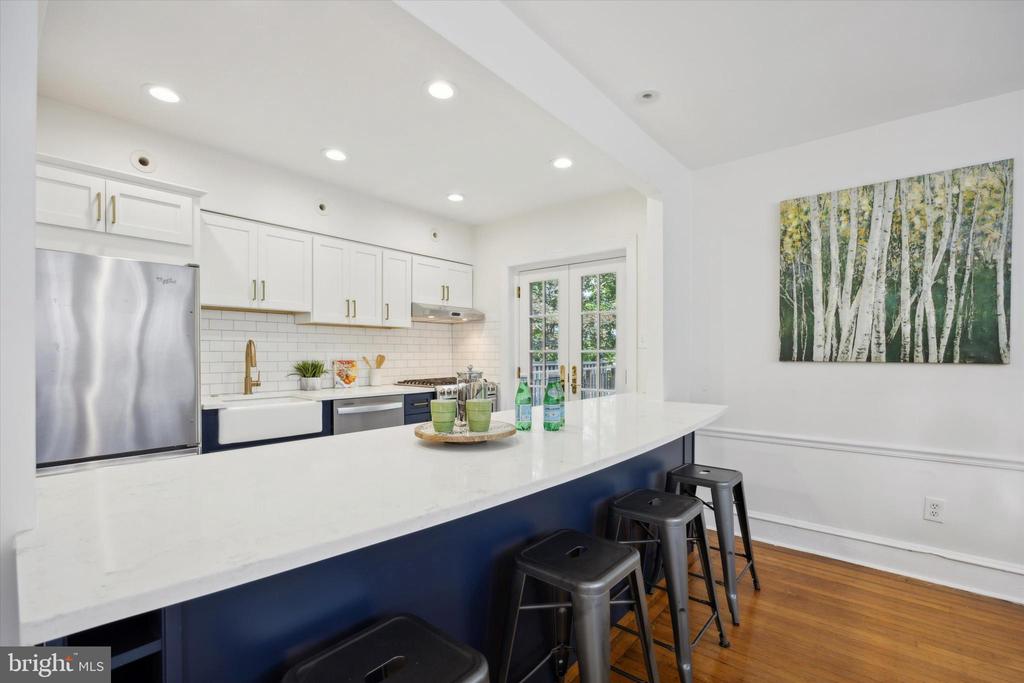 238 E Highland Ave