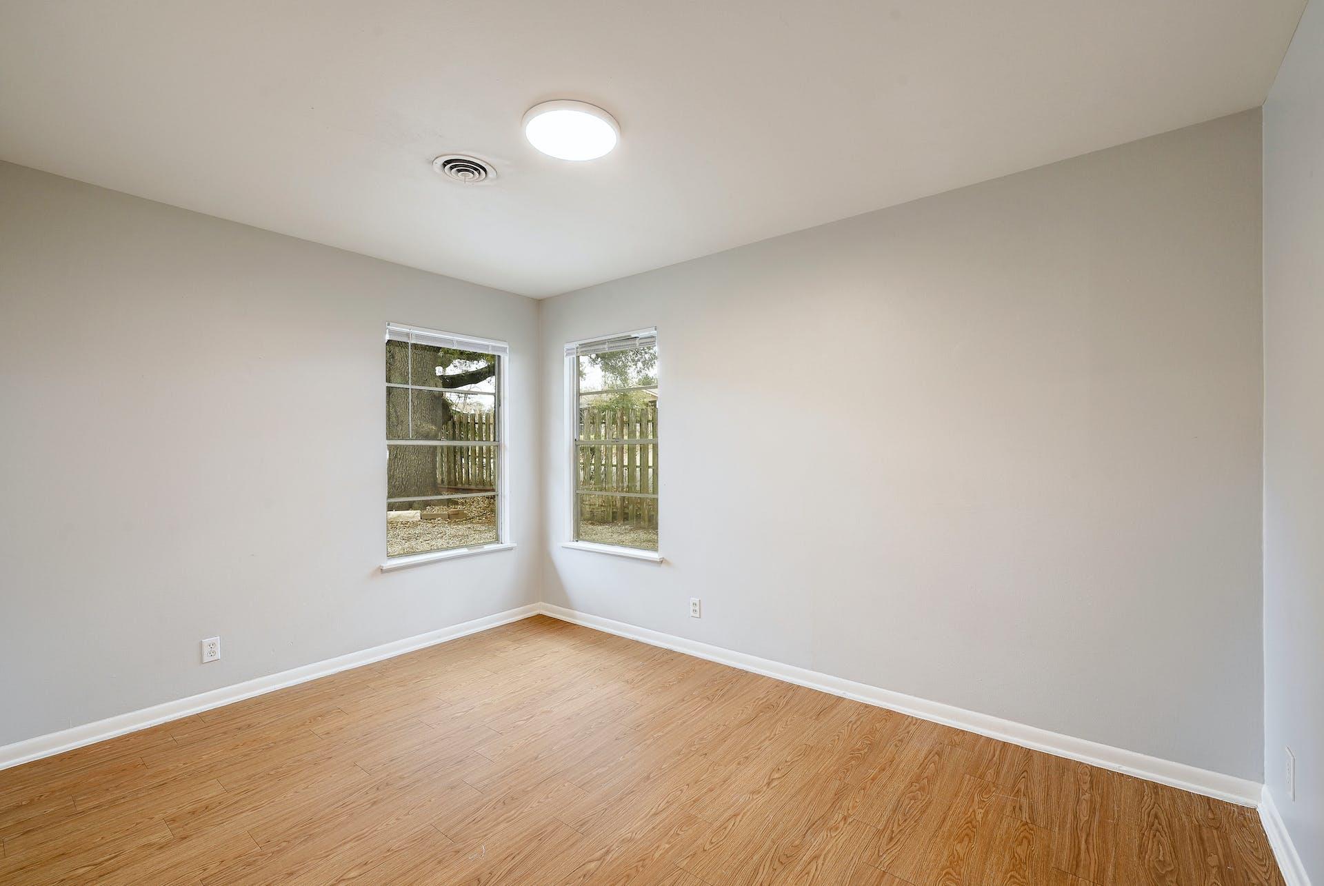 2707 East Side DR