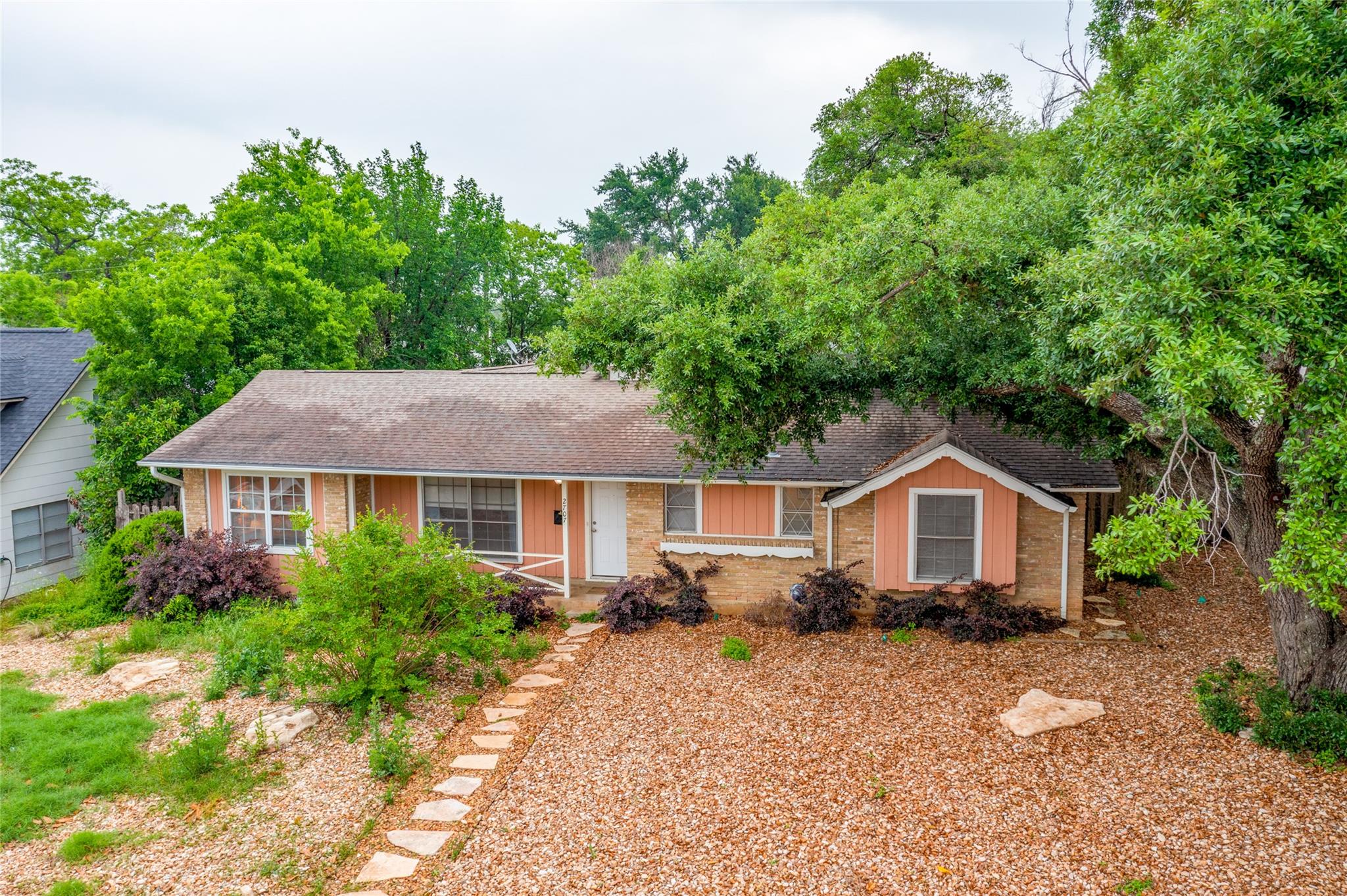 2707 East Side DR