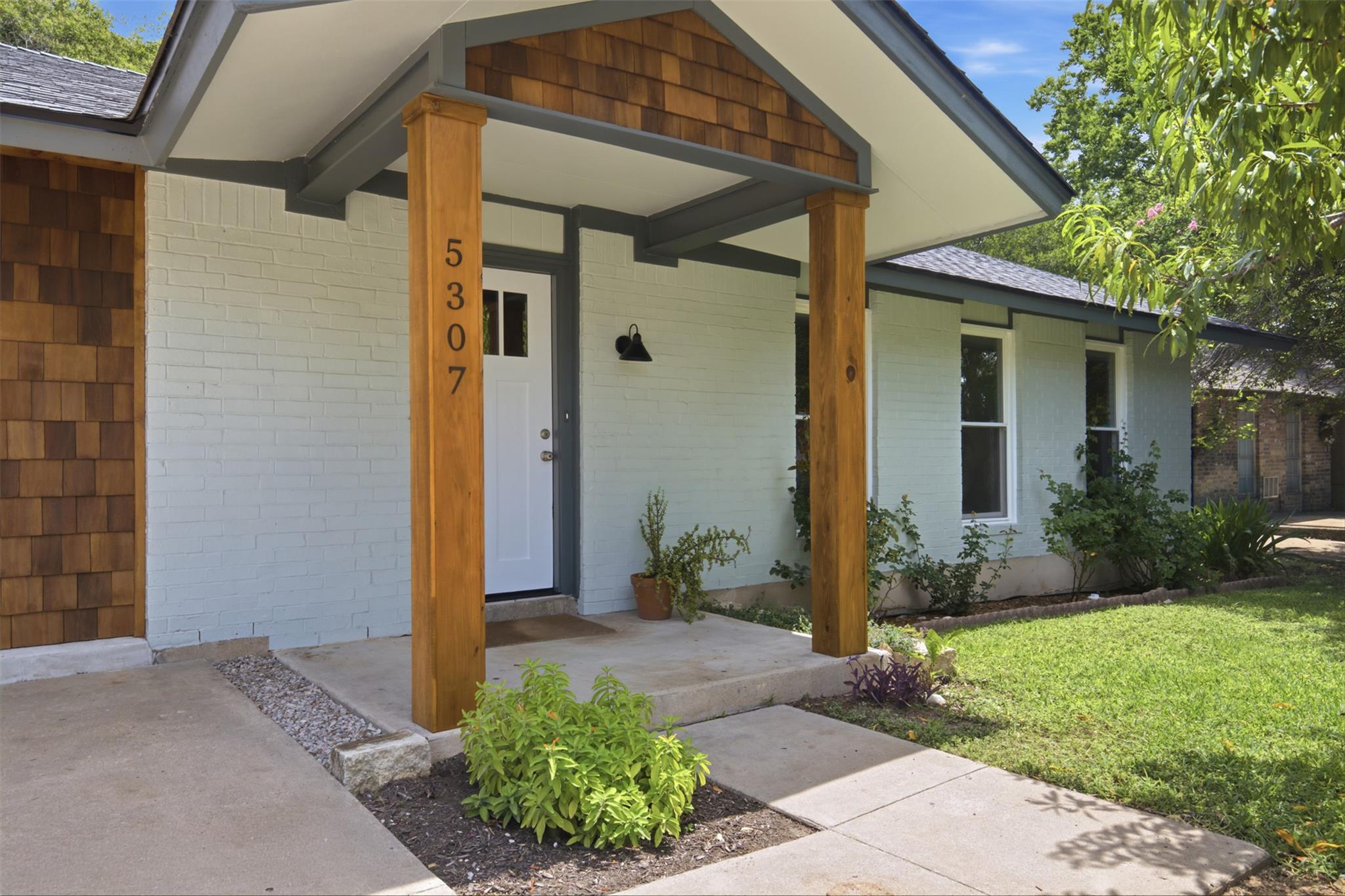 5307 King Henry DR