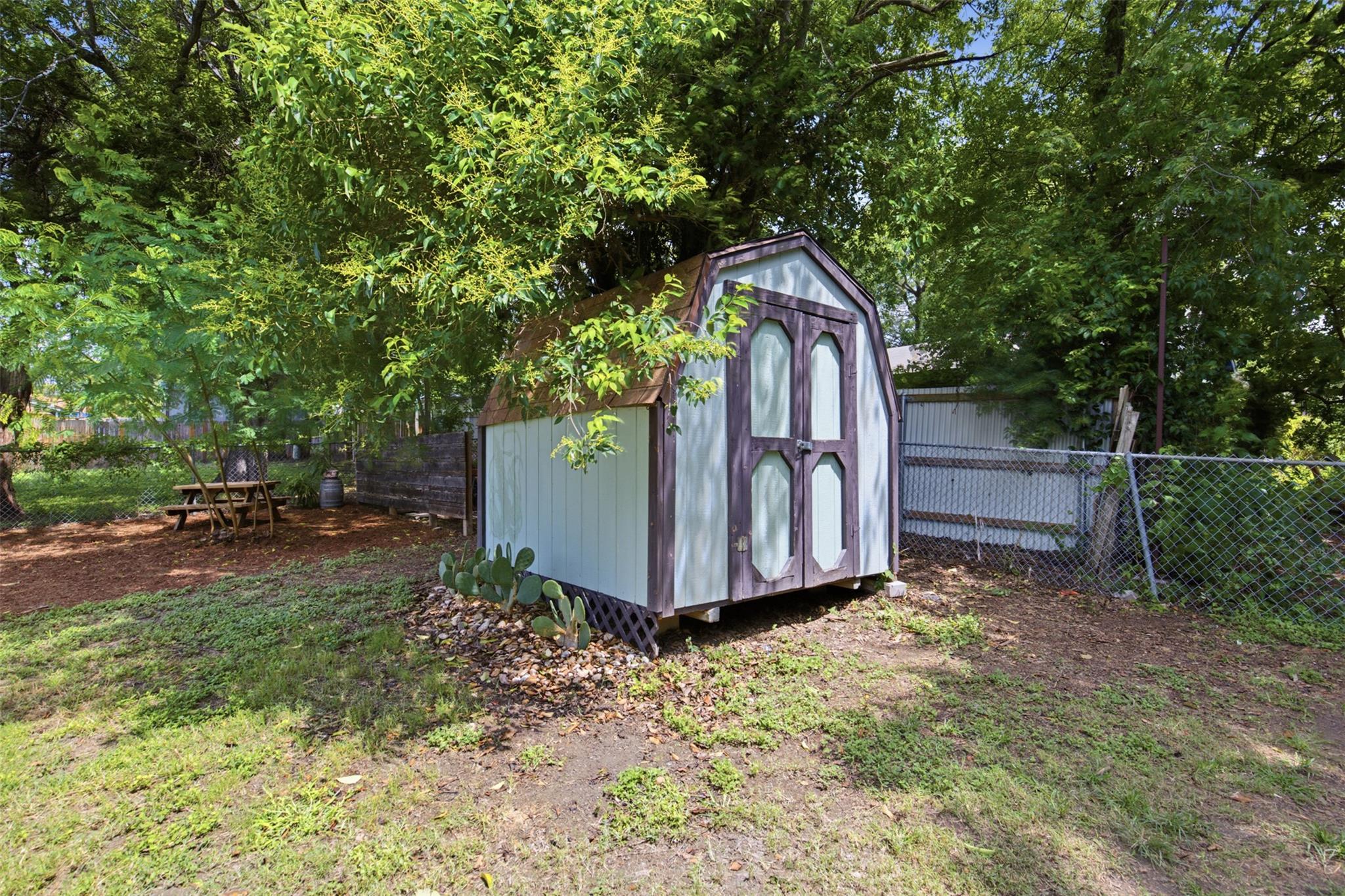 5307 King Henry DR